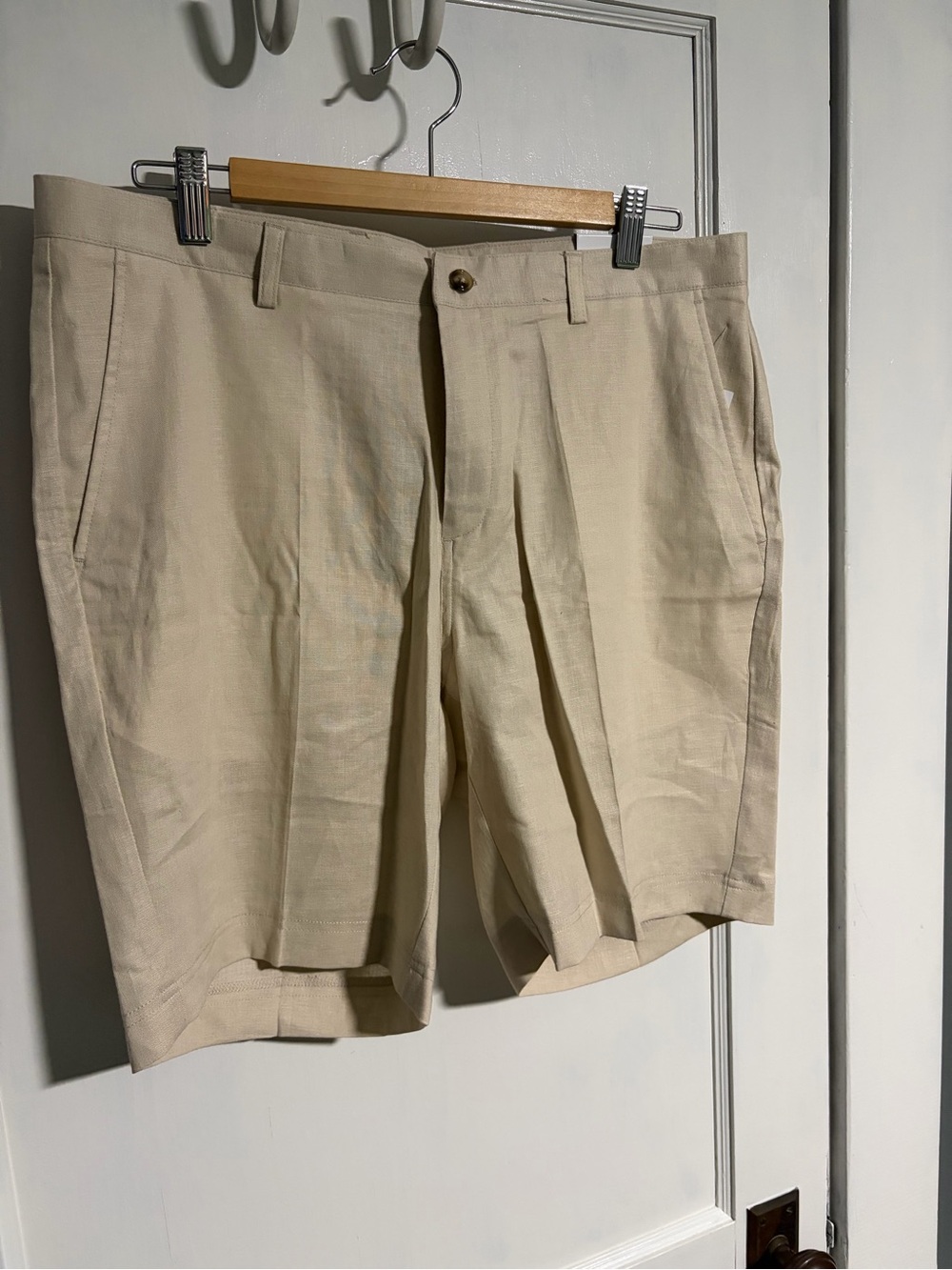 Paisley & Gray Men's Beige Linen Shorts